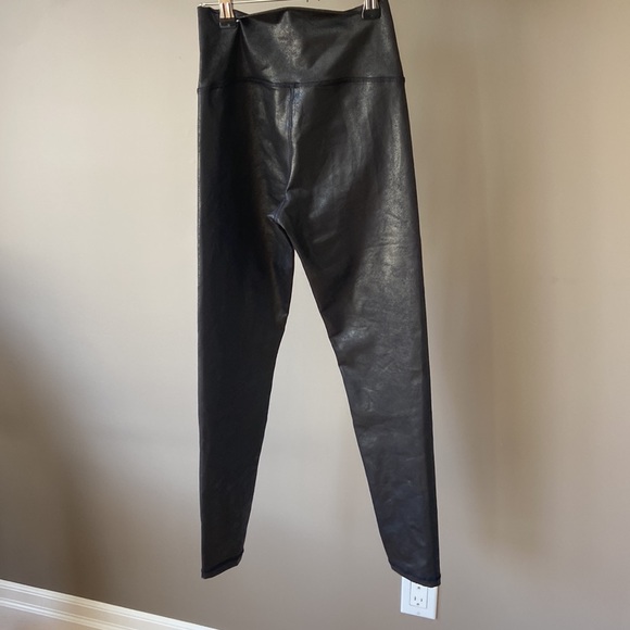 Offline by aerie metallic cross over leggings size small - Picture 5 of 7